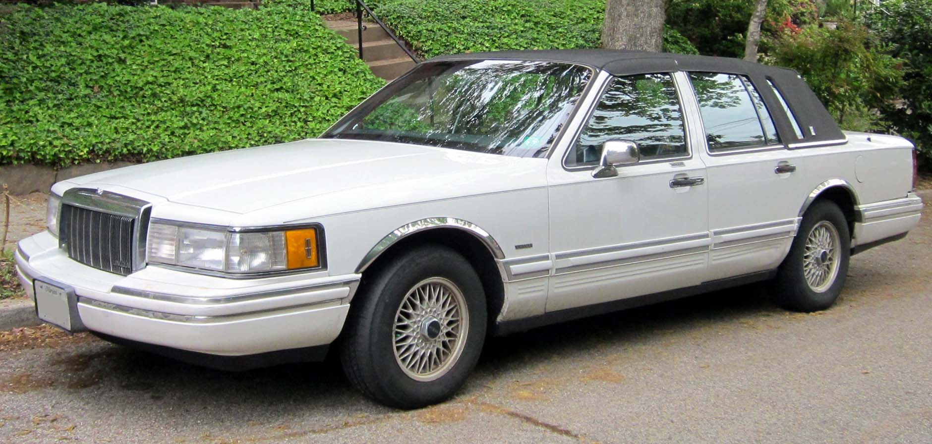 1995 Lincoln Town Car Specs, Prices, VINs & Recalls - AutoDetective